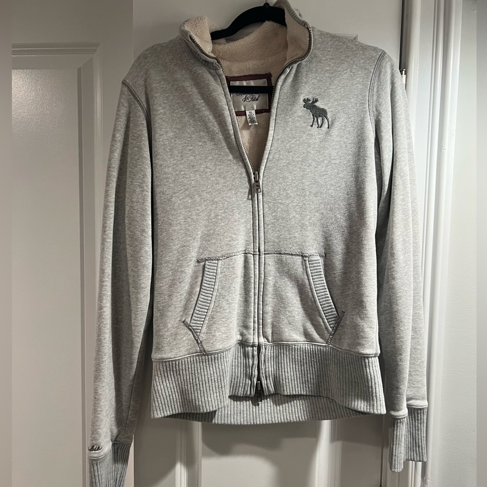 Abercrombie fur lined zip up. Size XL. Great condition.